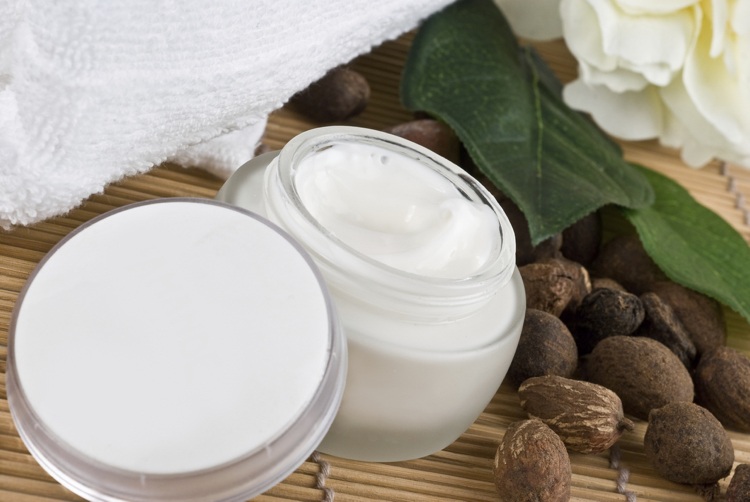 Nu faceți crema de piele cu unt de shea chiar dumneavoastră comedogen