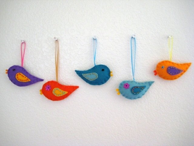 Faceți-vă personal ornamente din pâslă din pâslă Ornamentele fac ca ideile meșteșugărești să fie foarte frumoase