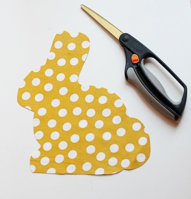 Perna de iepuraș de Paște care clipește instrucțiuni de idee amuzante instrucțiuni de idee amuzante pasul rapid 1