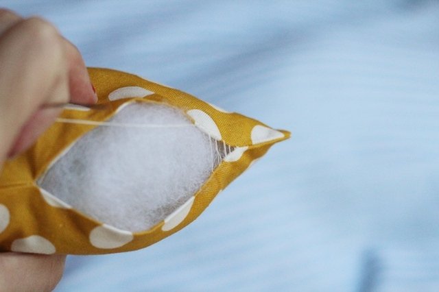 Iepuraș de Paște vată vânătoare idee confortabilă Pernă de bumbac pernă idee confortabilă Pasul 6