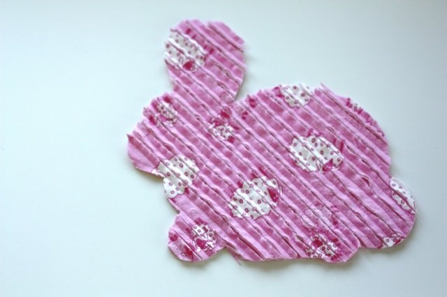 Iepurașul de Paște coase fața dreaptă coaseți țesătura cu fața la dreapta