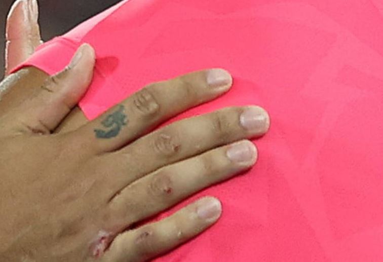 Tatouage de doigt de Nick