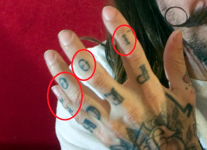 doigts tatouage-oliver peck