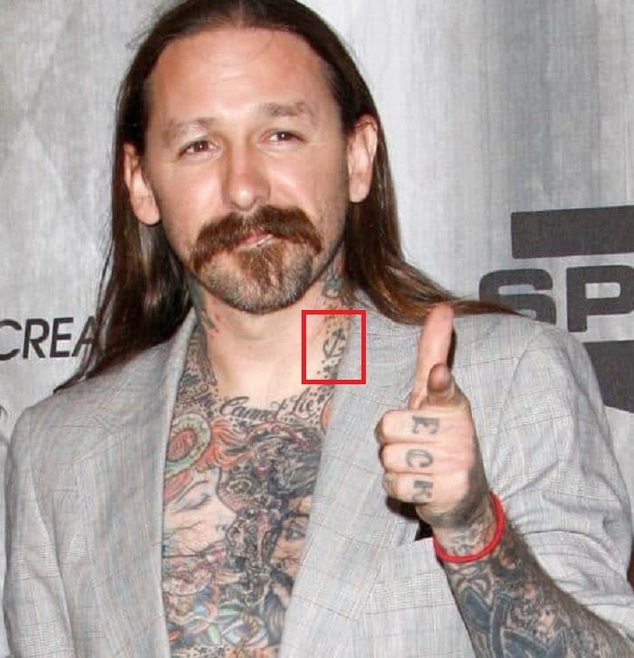 Tatouage d'ancre-Oliver Peck