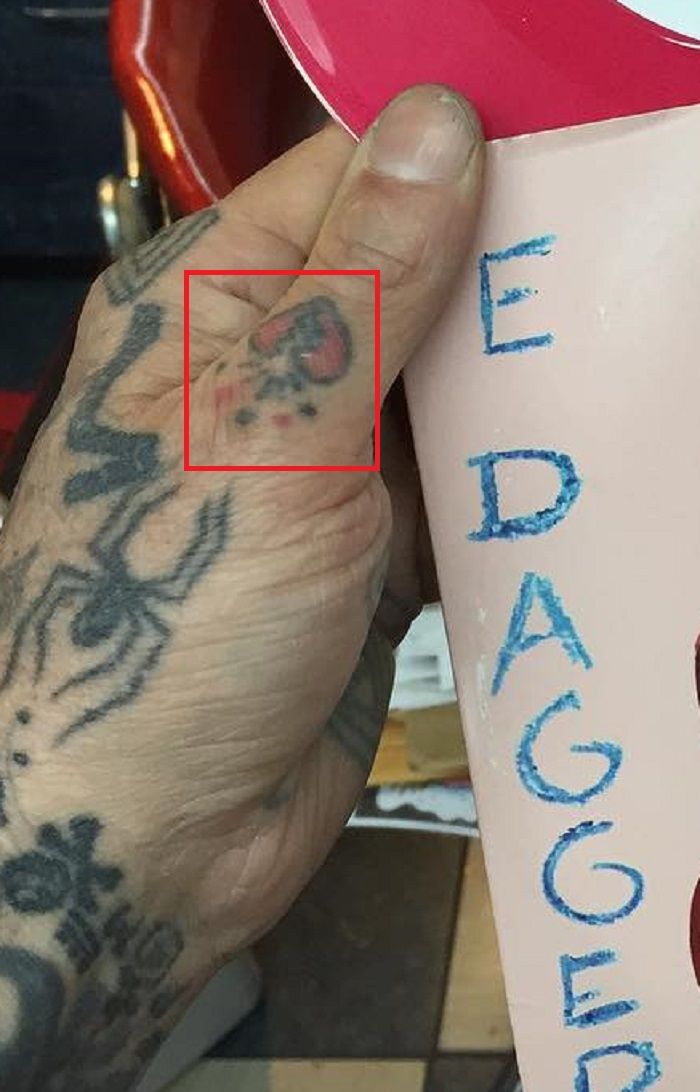 Coeur brisé-Oliver Peck-tatouage