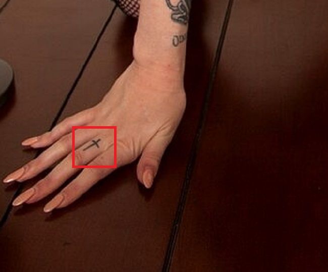 Ophelia Rain-Cross-Tattoo