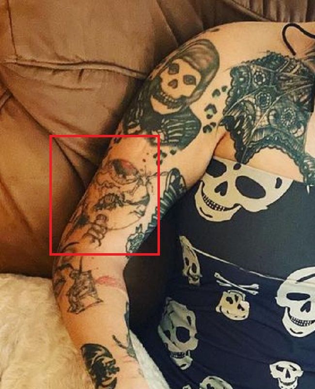 braço direito de ophelia rain