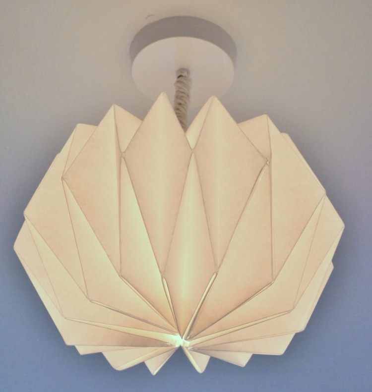 Lampă de plafon Origami în alb lampă origami lampă plafon ușor de făcut
