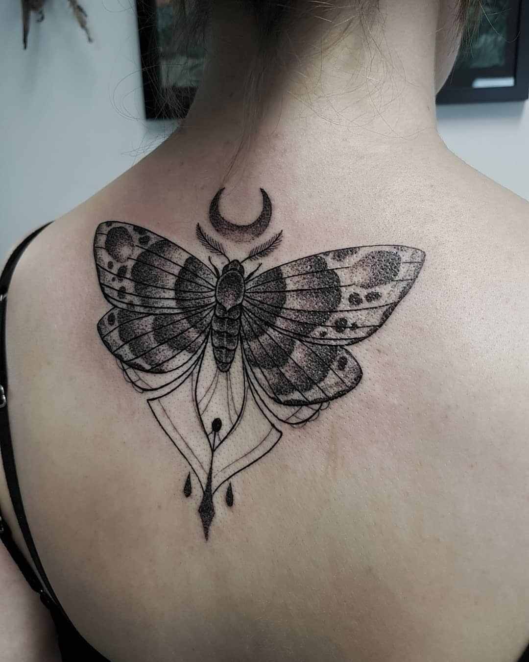 Ornament șabloane de tatuaj femeie spate durere tatuaj fluture tatuaj motiv semnificație