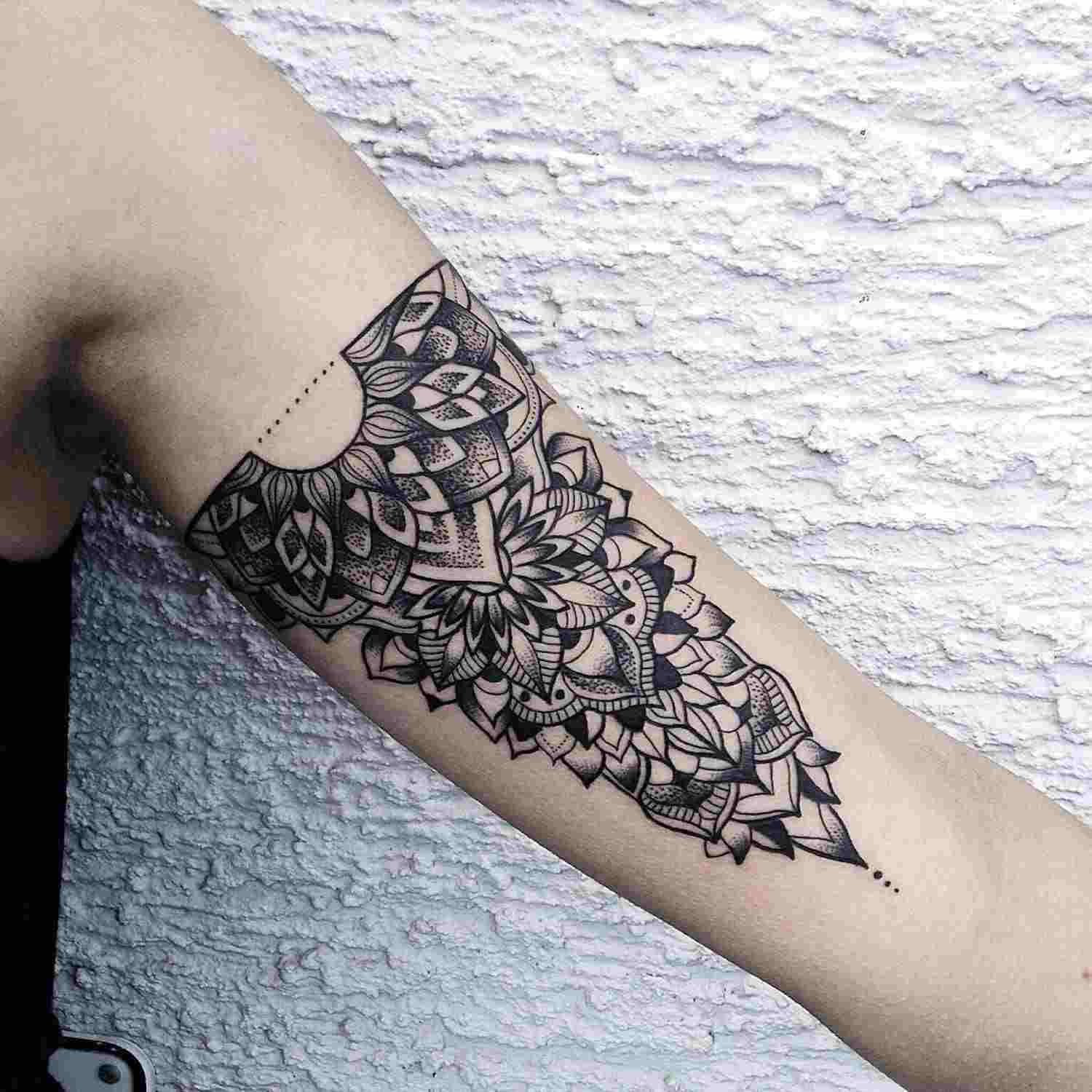 Design tatuaj femeie stiluri mici de tatuaje tendințe tatuaje semnificație mandala