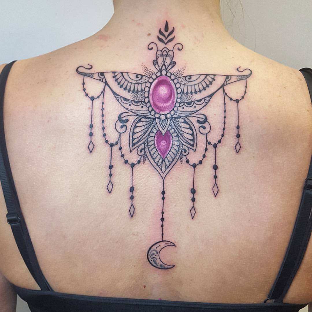 Tatuaj pe spate ornament tatuaj idei mandala tatuaj design semnificație