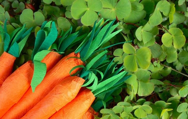 Idei de artizanat pentru decorarea Paștelui-copii-morcov-crep-hârtie-portocaliu-verde