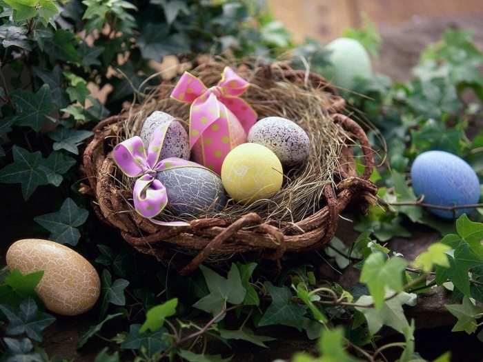 Decor de Paște 2015 idei de decor pentru masa festivă Osterdeko-2015-Dekoideen-Nest-Jewellery-Natural-Look-in-Trend