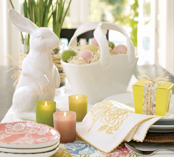 Tendințe în decorarea de Paști - culori pastelate, figuri de iepure de porțelan Decor de Paște-masă festivă-porțelan-iepure figura-masă tematică alergător de masă