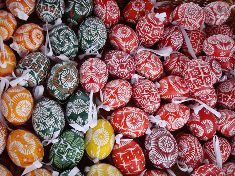 Realizarea ouălor colorate de Paște ouă de Paște-ceară-decorați-Paște-decorați-ideea-colorată