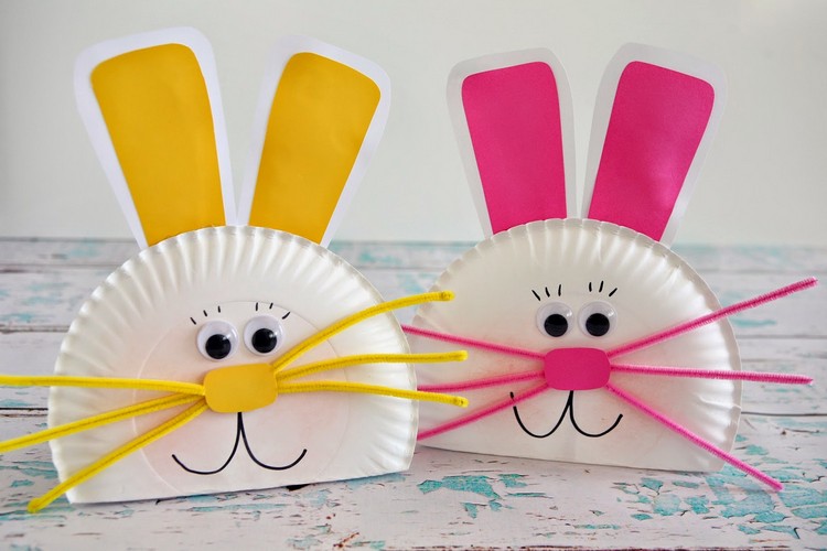 Iepurași de Paște din plăci de hârtie cu mustăți din curățătoare de țevi Easter Bunny-tinker-paper-paper-plates-wiggle-eyes-pipe-cleaner