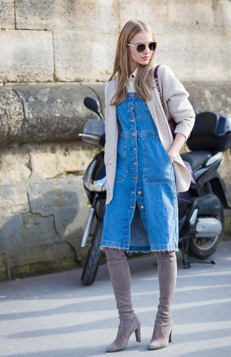 Rochie vintage din denim, cu nasturi în față și cizme din piele întoarsă idei de ținute-cardigane-cizme-supradimensionate-rochie-de-piele întoarsă-gri-denim
