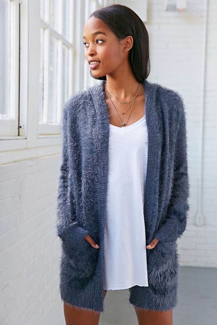 cardigan mohair gri cu buzunare Idei de ținute cu cardigan-oversize-gri-mohair-casual-tricou