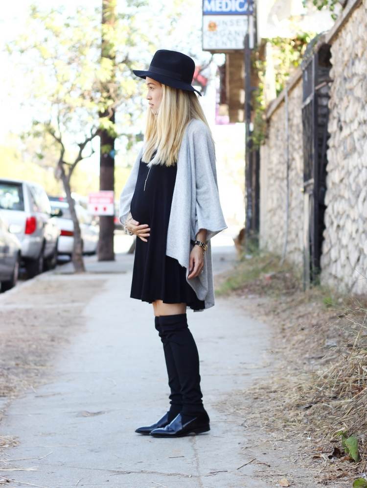 Cardiganele supradimensionate sunt foarte confortabile în timpul sarcinii idei de ținute-cardigane-oversize-gri-gravide-rochie-casual-negre-cizme-pantofi