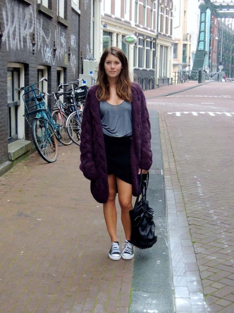 cardigan de epocă în mov și bucăți Idei de ținute cu cardigan -oversizeboho-chic-stree-mode-purple-tricot-adidași