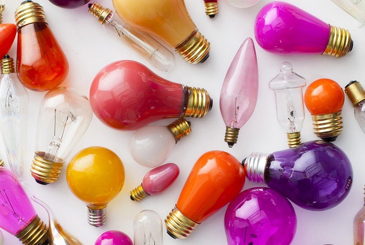 combinații de culori reci violet roșu violet galben portocaliu