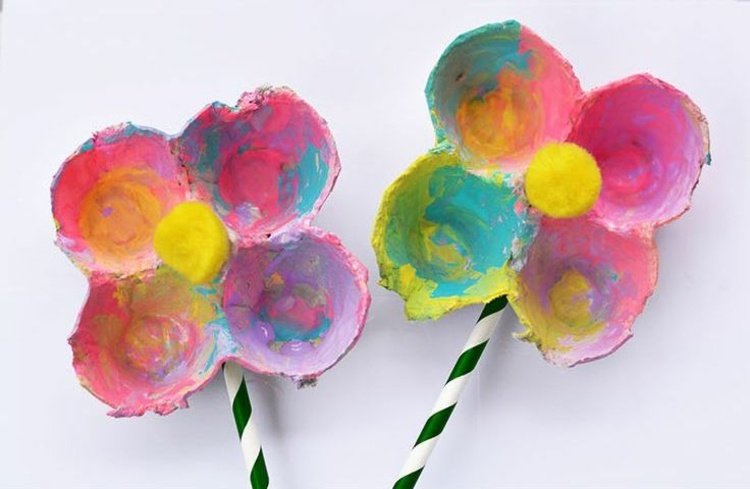 flori de hârtie-jucărie-copii-cutie-ouă-vopsea-colorată-tulpini-paie