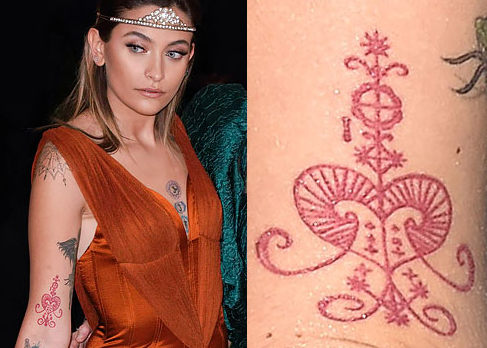 Paris Jackson braccio destro Voodoo