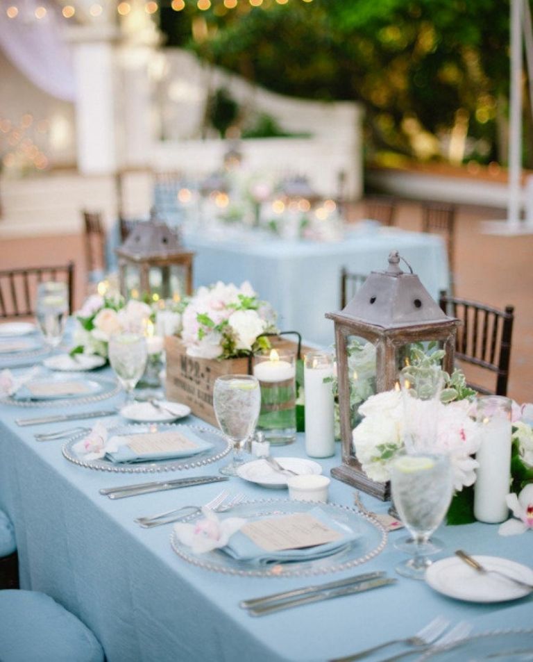 Petrecere în grădină-față de masă albastră-logodna-felinar