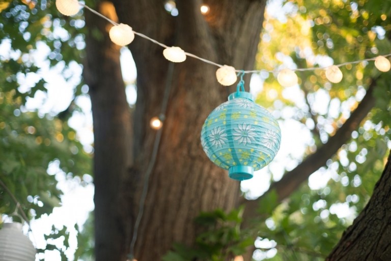 Idei de lanterne de hârtie de grădină de petrecere