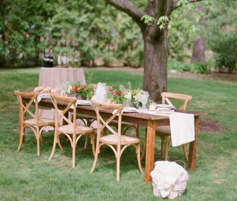 Petrecere-gradina-romantica-idei-aranjamente-florale