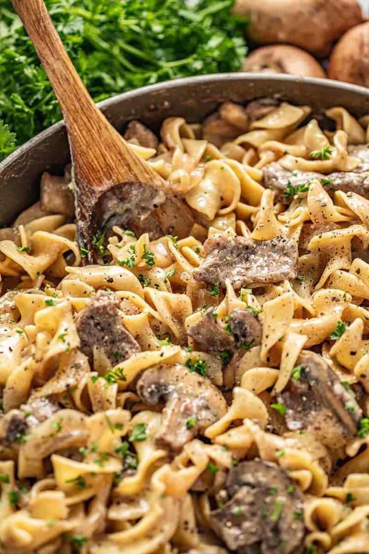 Rețete de paste spaghete din carne de vită Stroganoff sărace în calorii