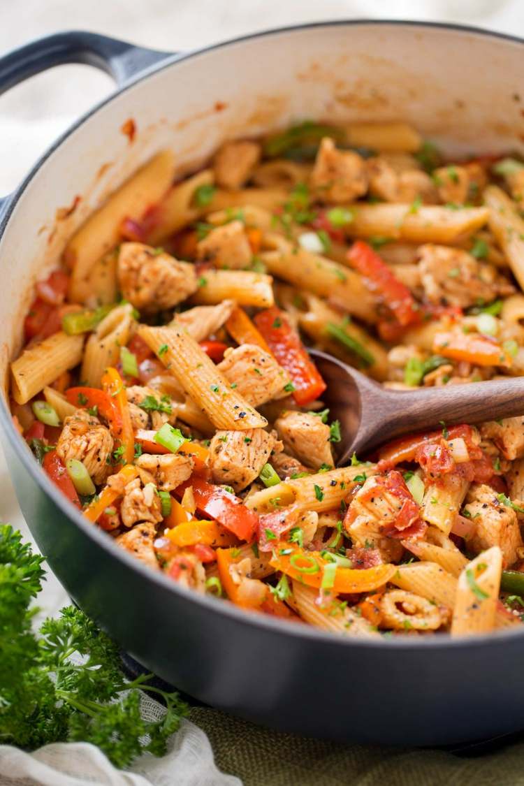 Rețete One Pot Dish Rețete Pastă cu pui și legume Rețete cu slăbire calorică