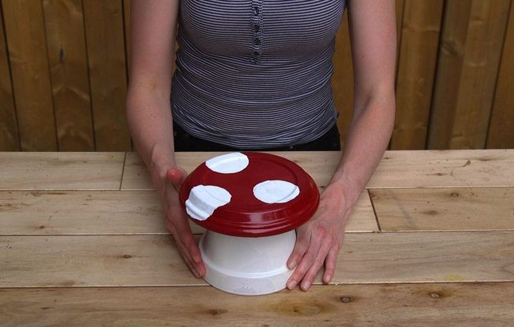 Cum să pictezi ciuperci Instrucțiuni de lipit pe o oală de lut