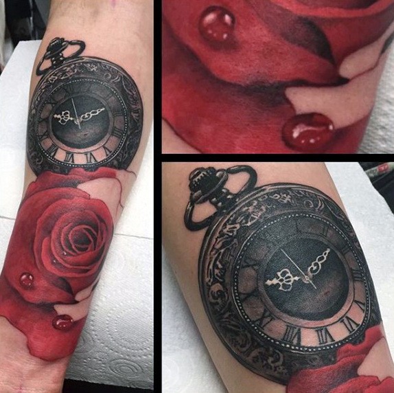 Kišeninio laikrodžio tatuiruotė su rožėmis vyrams