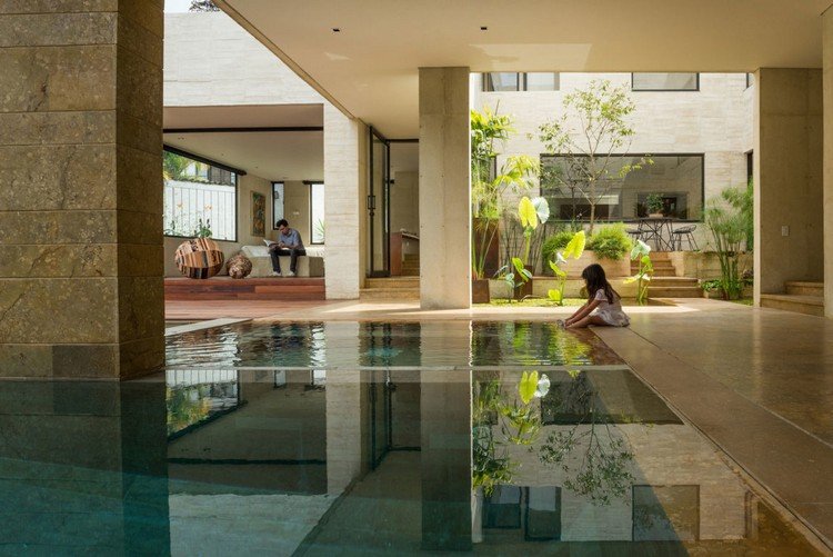 natura în interiorul casei exterioare stâlp de beton