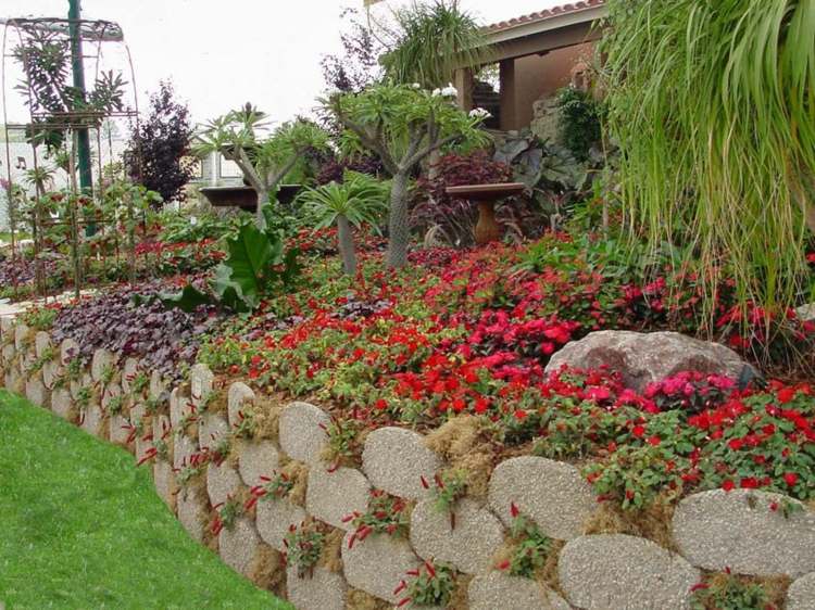 Ideea pentru amenajarea grădinii cu pietre Verdura Grădină-pietre-beton-pat-de-flori-pat ridicat-idee-față-grădină-design