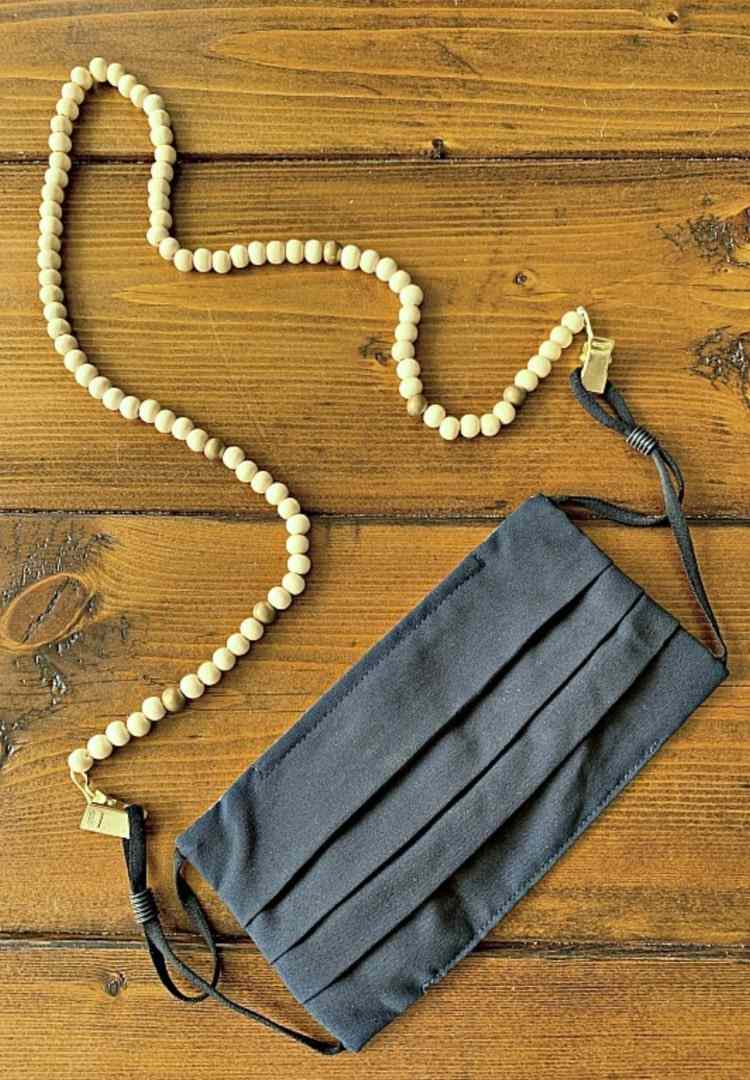 Idee pentru lanțuri de măști cu mărgele și agrafe din lemn