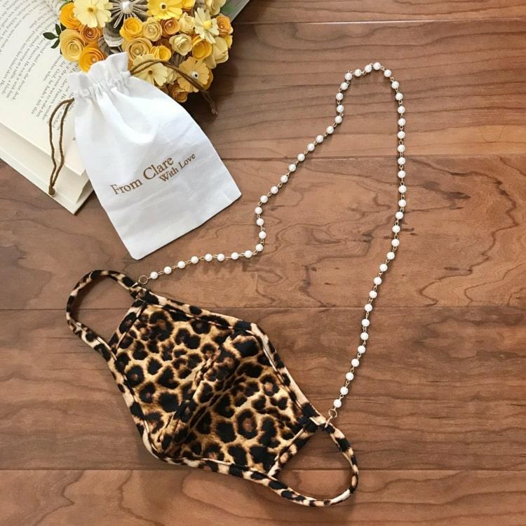 Mască de protecție în leool leopard cu colier alb de perle