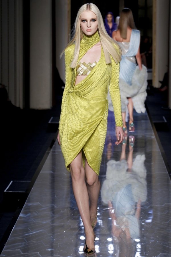 Rochie de seara cu auriu si galben - guler mandarin Atelier-Versace-vara-2014-rochii-moda