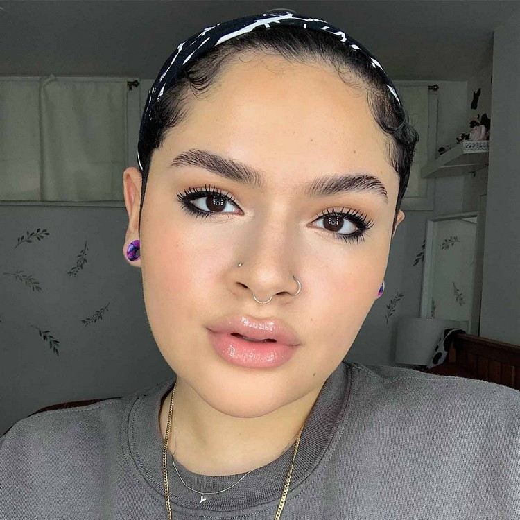 Eyeliner catelus tendință ce machiaj pentru pleoapele căzute