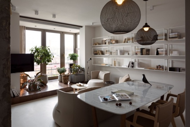 apartament renovat în Kiev - vedere la oraș - grădină interioară cu plante verzi în ghivece de flori Kiev-Apartament-Re-Proiectare-KENZO-Stil-Amenajări interioare-Zona de luat masa
