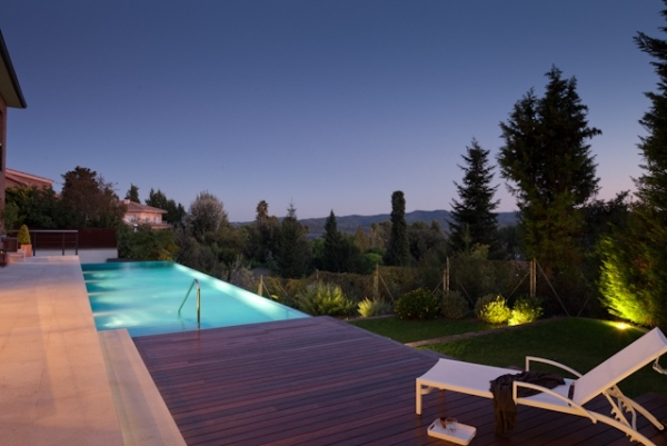 Piscina din lemn, proiectarea arhitecturii moderne