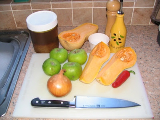 Pregătiți ingredientele, coajați, tăiați sau tăiați cubulete Ingrediente-pentru-supa-cu-dovleac