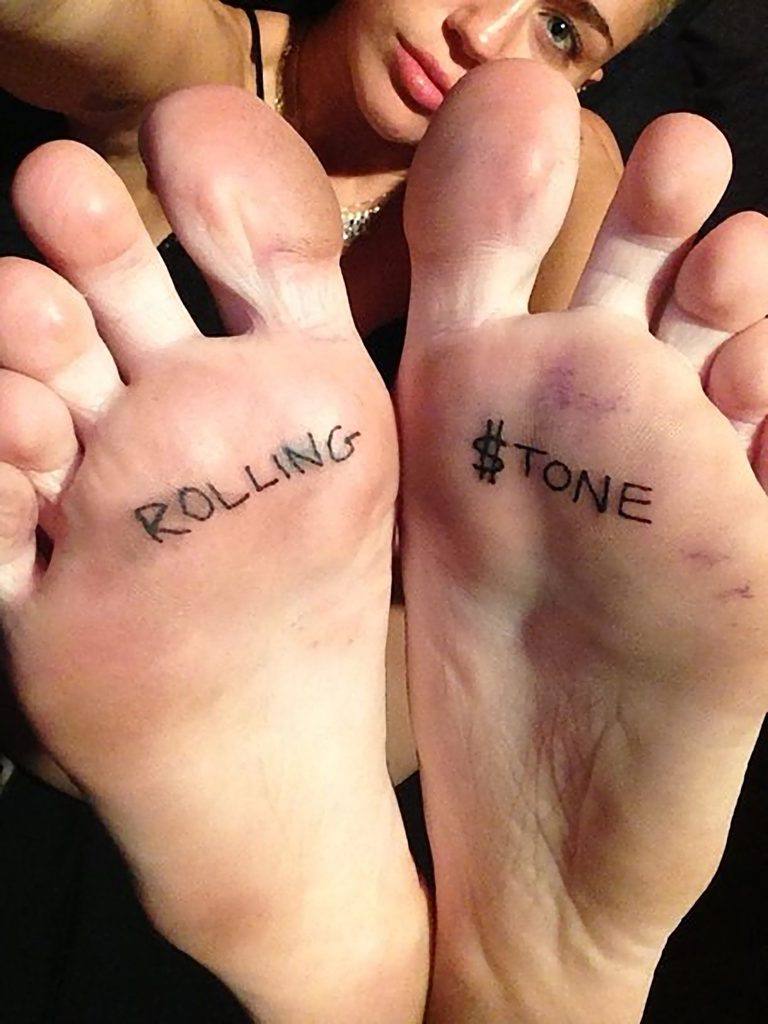 Rolling Stone Tattoo a pé para mulheres