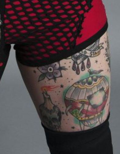 Rubino kairės šlaunies tatuiruotės