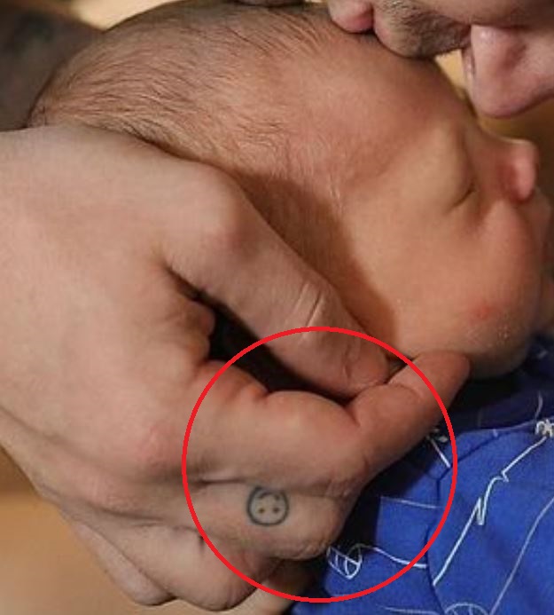 Ryan smajli tetovaža