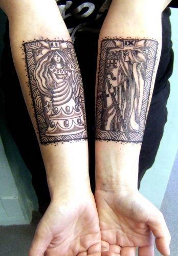 Kardų tatuiruotė moterims