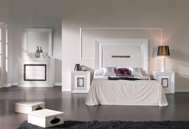 dormitor modern paturi noptiere albe complete alb complet noptiere noptiere comoda oglinda