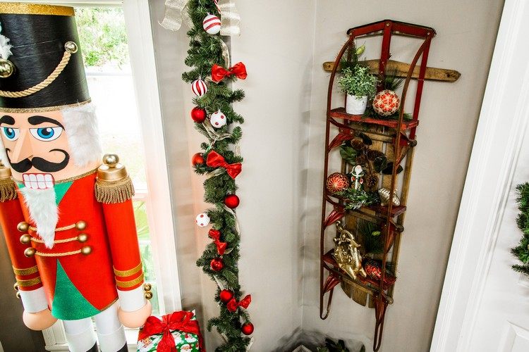 sanie raft decor craciun apartament decora