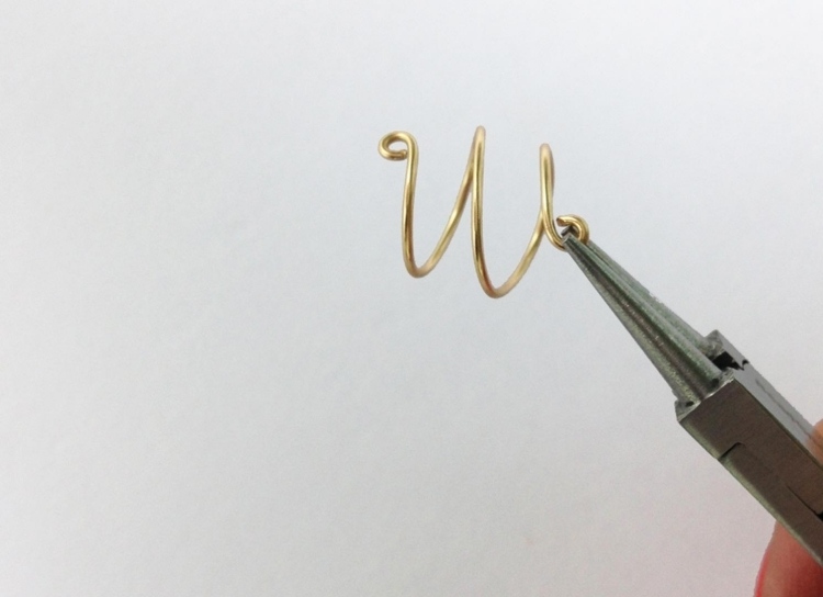 Faceți-vă propriul inel midi din sârmă de aluminiu bijuterii-creați-vă-sârmă-cadru-inel-midi